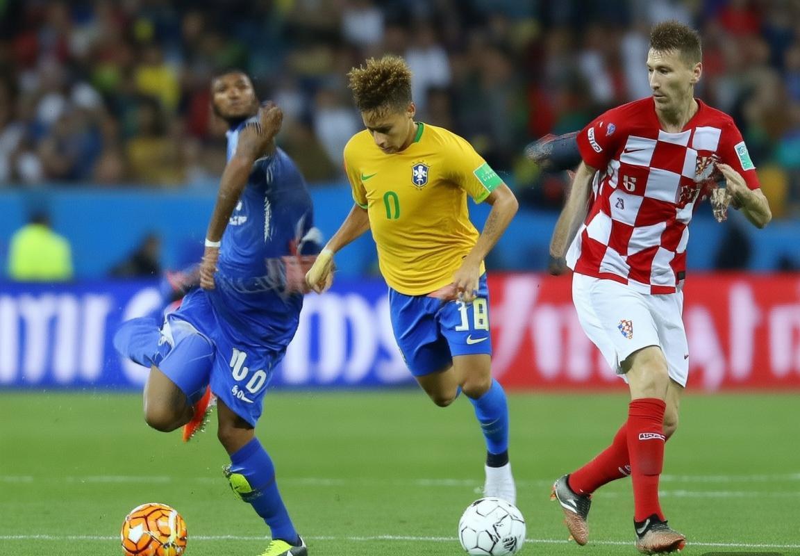 巴西克罗地亚上半场对决：战术解析与球星表现(图3)